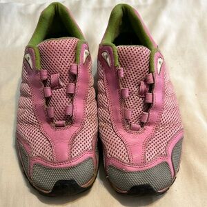 Pink Earthshoe tennis shoes sz7